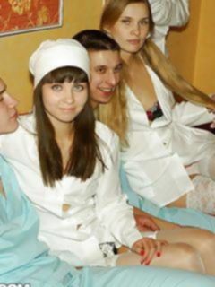 Русская порно вечеринка со студентками мед училища