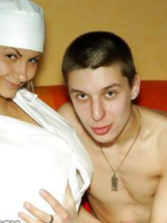 Русская порно вечеринка со студентками мед училища