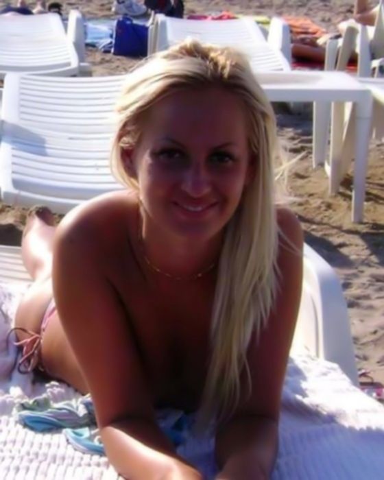 Сексуальные женщины в бикини фото на пляже